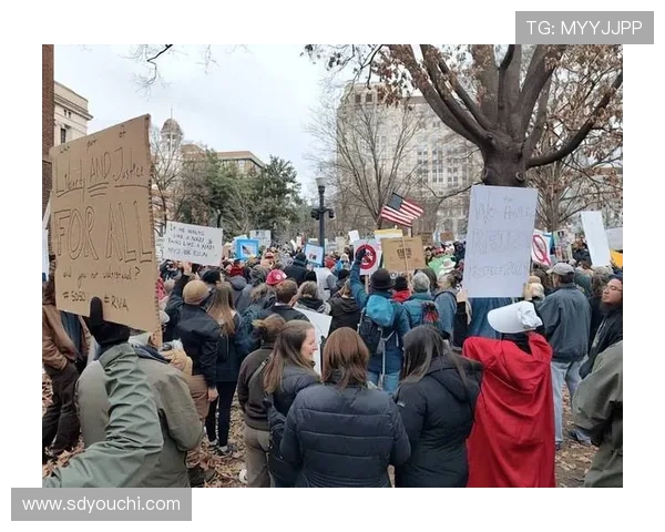印度球迷怒了赛场争议引热议风波