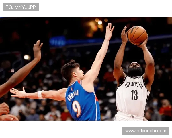 [天下足球]阿尔瓦雷斯罚点违例 二次触球规则引热议.